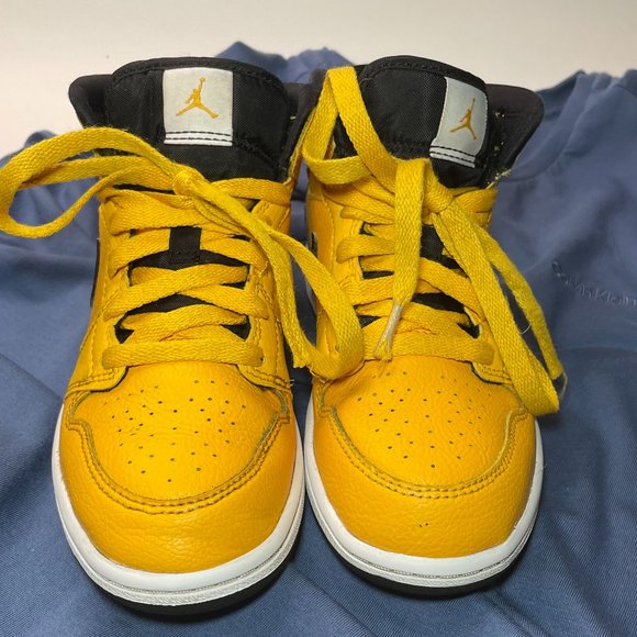 Nike Air Jordan Retro Mid University Gold Black 640734-700 Size EUC
